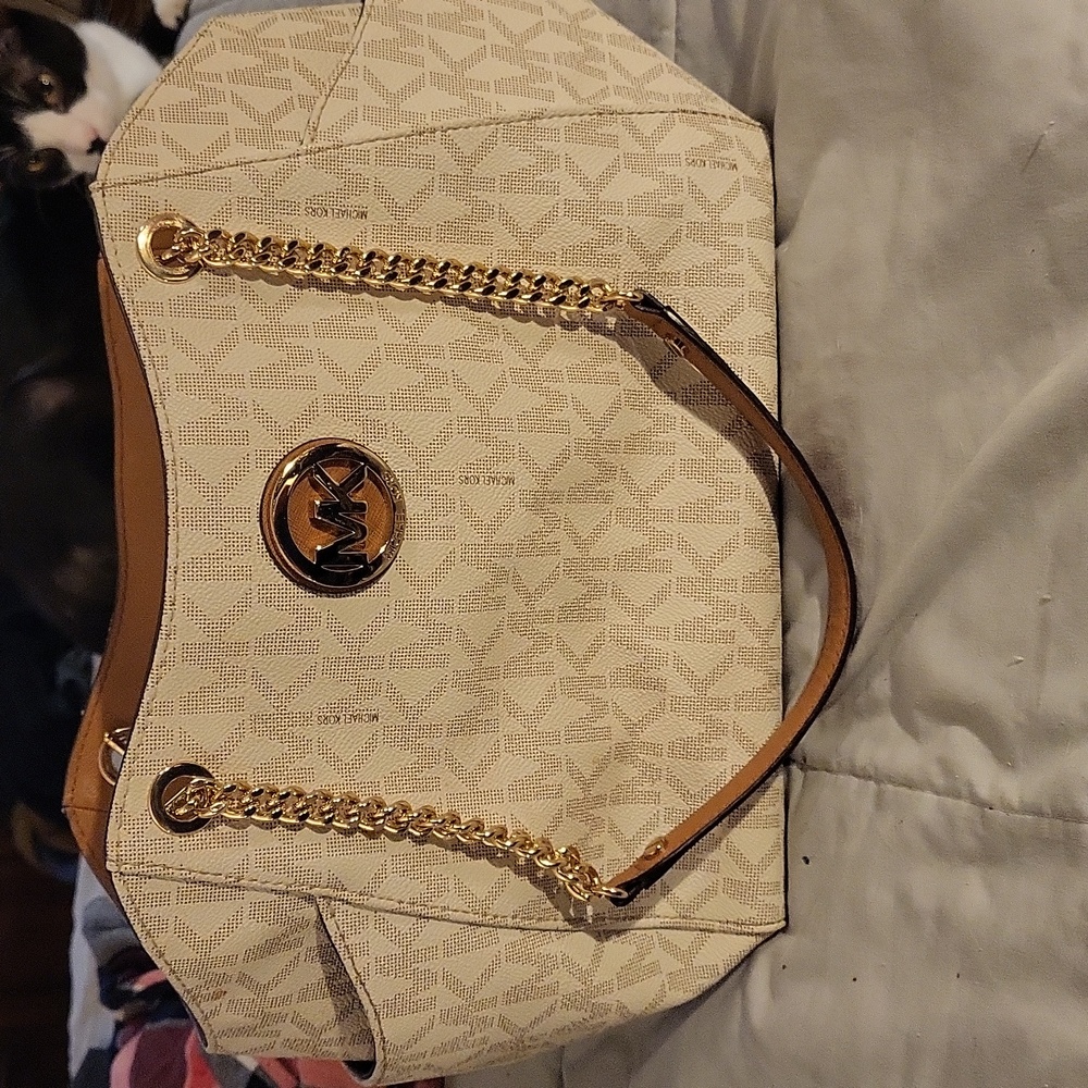 Michel kors handbag(authentic / real)